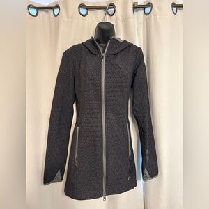 Lightweight Bench Waterproof Coat; Size Large; Like New Condition